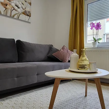 Apartment Check In Rebro *